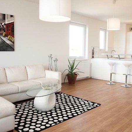 Prostorný 3 pokojový apartmán s dvěma terasami Praga Esterno foto