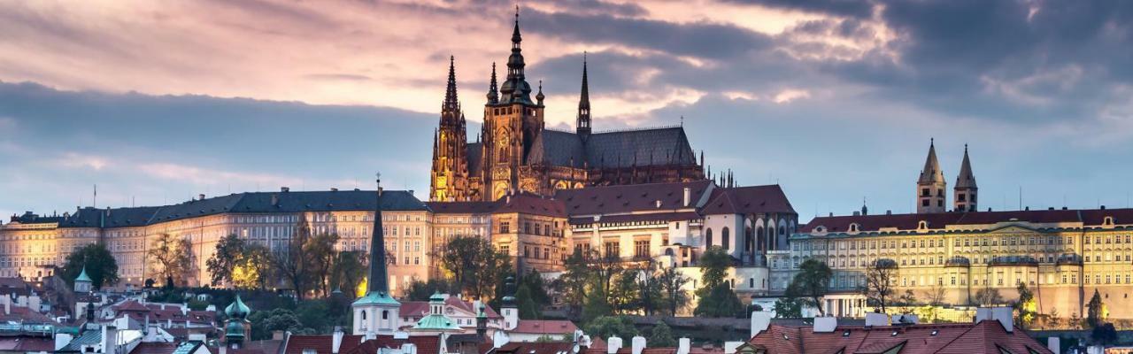 Prostorný 3 pokojový apartmán s dvěma terasami Praga Esterno foto