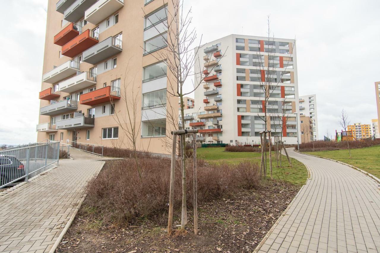 Prostorný 3 pokojový apartmán s dvěma terasami Praga Esterno foto